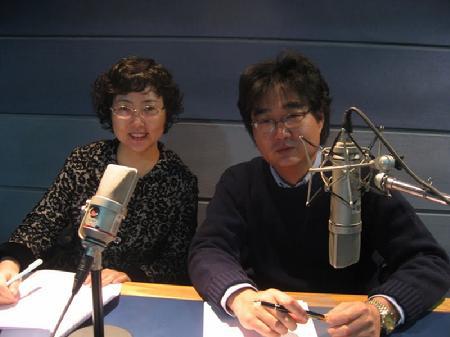 苏英霞(左) 苏英霞(左)