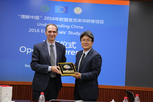 赠送纪念品 赠送纪念品