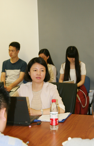 田司长做报告 田司长做报告