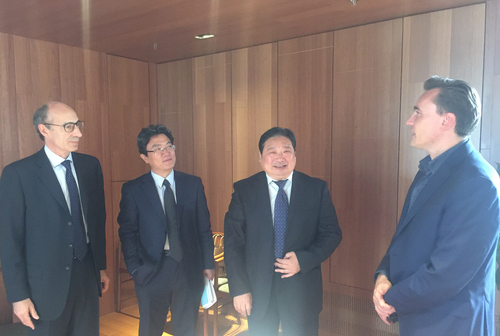 就两校未来合作深入交换意见 就两校未来合作深入交换意见