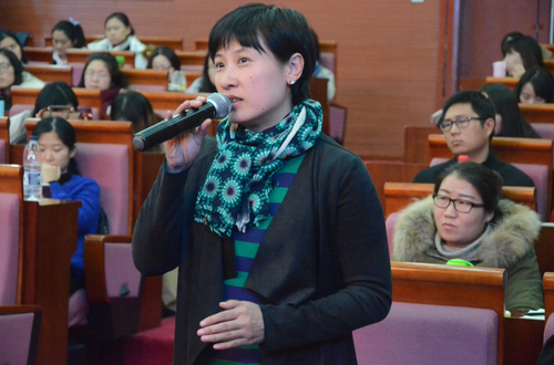中央民族大学国际教育学院青年教师谷陵博士现场提问 中央民族大学国际教育学院青年教师谷陵博士现场提问