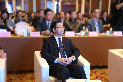 刘校参会