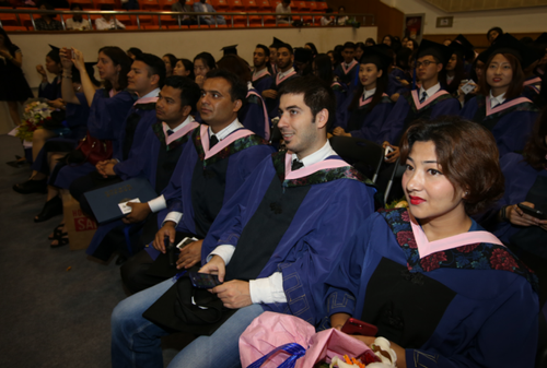 2017届研究生毕业典礼刘利校长讲话2479 2017届研究生毕业典礼刘利校长讲话2479