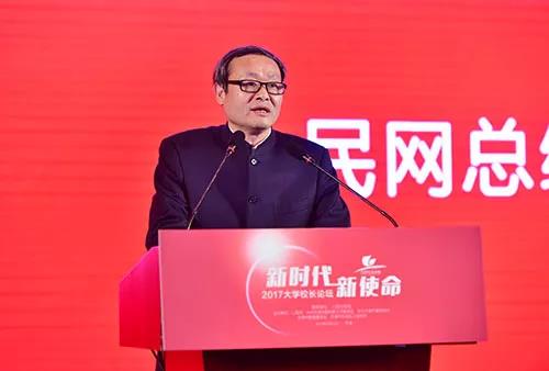 人民网总编辑余清楚(于凯 摄) 人民网总编辑余清楚(于凯 摄)