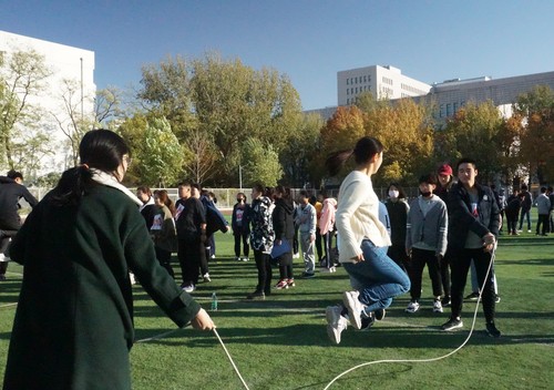 图4跳绳 图4跳绳