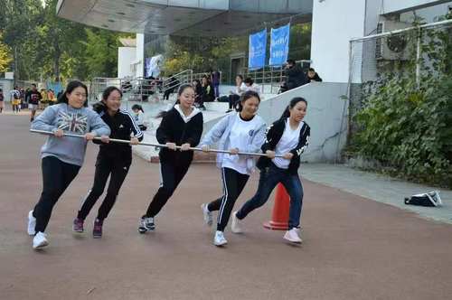 图3龙卷风 图3龙卷风