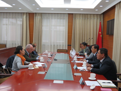 会谈中 会谈中