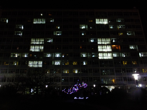 11楼图案两个红丝带 11楼图案两个红丝带