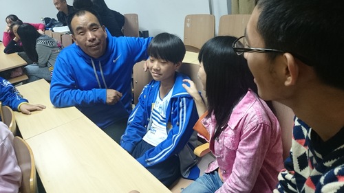 2志愿者与后勤员工家庭交流 2志愿者与后勤员工家庭交流