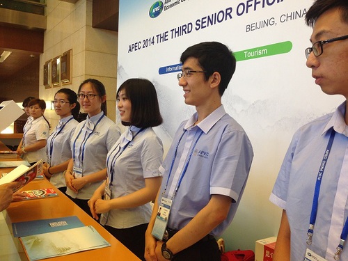 主咨询台志愿者 主咨询台志愿者