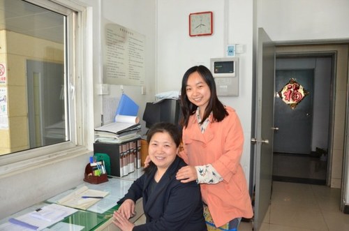 5 志愿者与宿管阿姨合影 5 志愿者与宿管阿姨合影