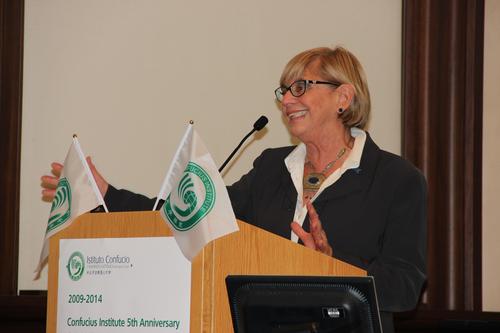 伦巴第大区中学国际关系及外语教育主任Gisella Langé致辞 伦巴第大区中学国际关系及外语教育主任Gisella Langé致辞