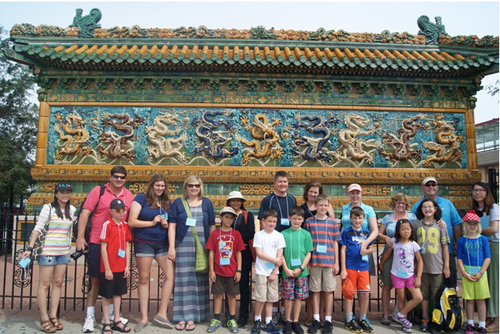 孩子和家长们 孩子和家长们