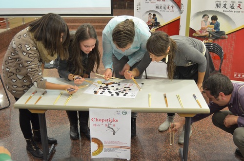 夹棋子比赛 夹棋子比赛