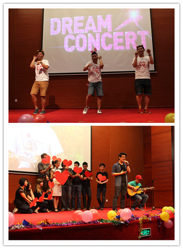 学生们表演歌舞 学生们表演歌舞