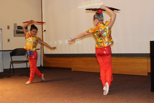 1.选手表演舞蹈 1.选手表演舞蹈