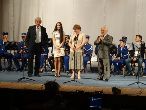 1.德瓦艺术中学校长米胡特(Gheorghe Mihu_)先生讲话 1.德瓦艺术中学校长米胡特(Gheorghe Mihu_)先生讲话