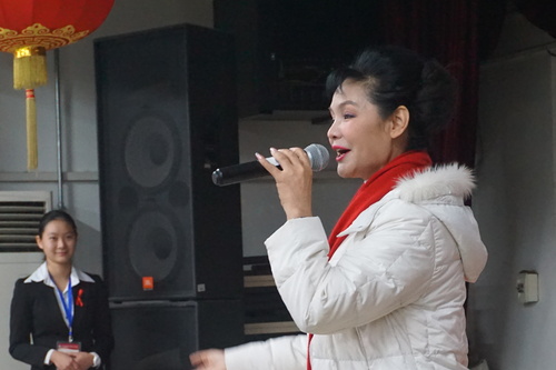 防艾讲坛中张华敏老师献唱 防艾讲坛中张华敏老师献唱