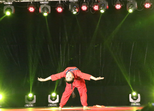 剧目《九儿》表演 剧目《九儿》表演