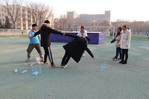 3默契配合完成游戏 3默契配合完成游戏