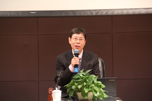 崔希亮校长为学员做专题讲座 崔希亮校长为学员做专题讲座