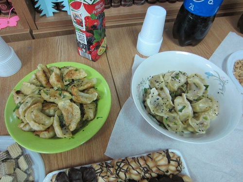 课堂老师们精心制作的饺子 课堂老师们精心制作的饺子