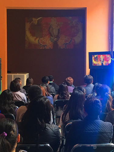 图六 墨国大孔院学生观看电影《飞来的青衣》 图六 墨国大孔院学生观看电影《飞来的青衣》