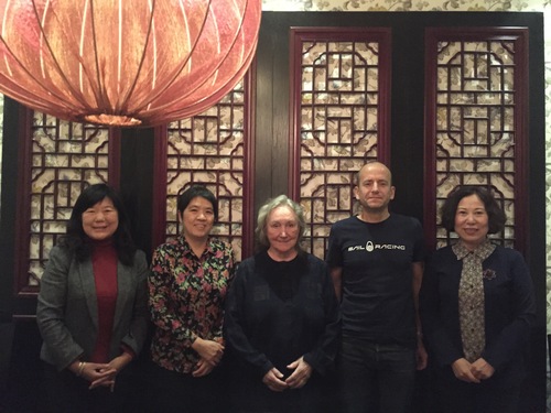 刘伟副书记与汉学家.jpg 刘伟副书记与汉学家.jpg