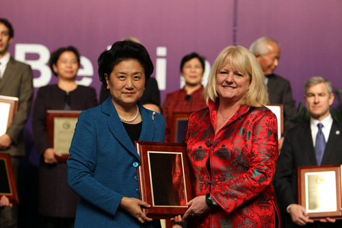 与我校合作共建的美国佐治亚州立大学孔子学院获得“先进孔子学院”称号-001 与我校合作共建的美国佐治亚州立大学孔子学院获得“先进孔子学院”称号-001