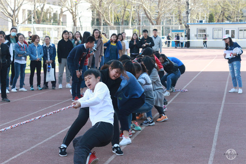 4拔河比赛决赛现场 4拔河比赛决赛现场