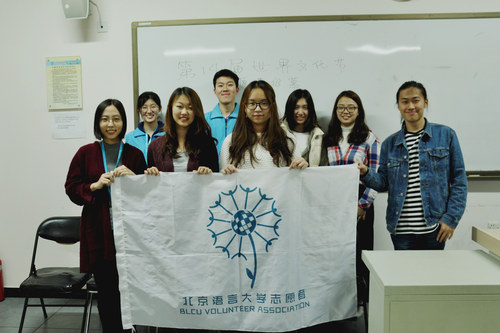 4 工作人员合影 4 工作人员合影