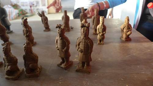 3. 制作陶俑 3. 制作陶俑