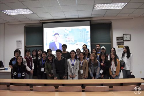 4 工作人员合影 4 工作人员合影