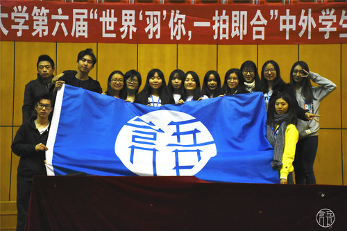 4学生会工作人员合影留念 4学生会工作人员合影留念