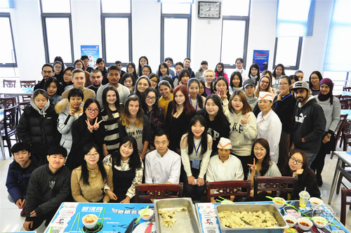 4中外学生合影留念 4中外学生合影留念