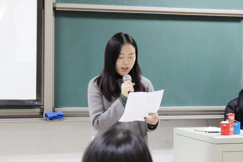 北语志愿服务总队队长刘思荻发言 北语志愿服务总队队长刘思荻发言