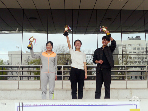 1指压板项目冠军队伍合影 1指压板项目冠军队伍合影