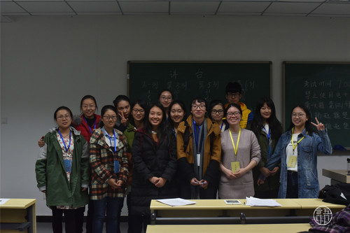 4学生会工作人员合影留念 4学生会工作人员合影留念