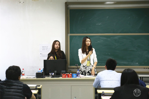 2我校留学生联络中心主任王怡雯发言 2我校留学生联络中心主任王怡雯发言