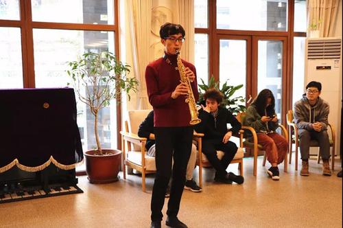 3慰问表演进行时 3慰问表演进行时