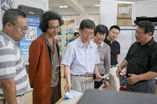 崔希亮校长了解武夷学院情况 崔希亮校长了解武夷学院情况