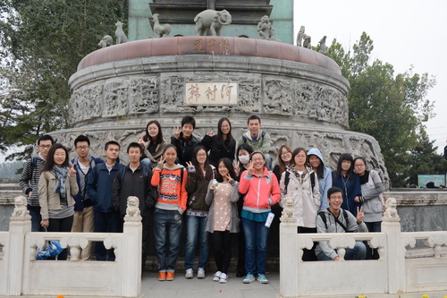 12级金融2班团支部参观韩村河,了解社会主义新农村建设 12级金融2班团支部参观韩村河,了解社会主义新农村建设