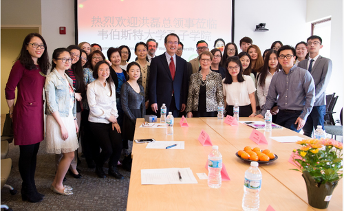 图5:与会人员大合影 图5:与会人员大合影