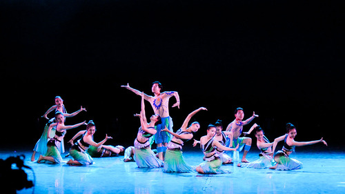 4 北语艺术团“大舞节”获奖舞蹈《情窦》 4 北语艺术团“大舞节”获奖舞蹈《情窦》