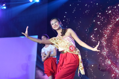 2 选手的才艺展示 2 选手的才艺展示