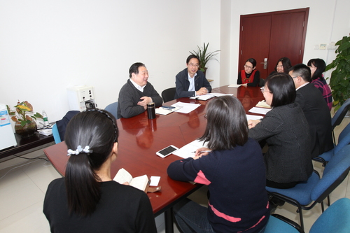 座谈会召开 座谈会召开