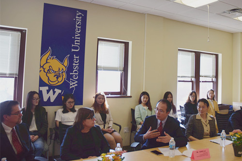 图4:洪磊总领事做结语 图4:洪磊总领事做结语