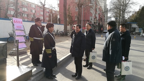 7 崔希亮校长了解假期校园安保工作 7 崔希亮校长了解假期校园安保工作