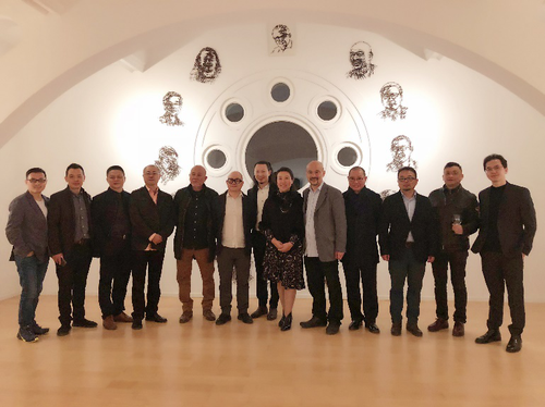 波恩孔院中方院长李京晔教授与众多艺术家合影 波恩孔院中方院长李京晔教授与众多艺术家合影