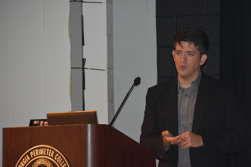 美国军事历史研究者、现役空军飞行员丹尼尔·杰克逊(Daniel Jackson) 美国军事历史研究者、现役空军飞行员丹尼尔·杰克逊(Daniel Jackson)